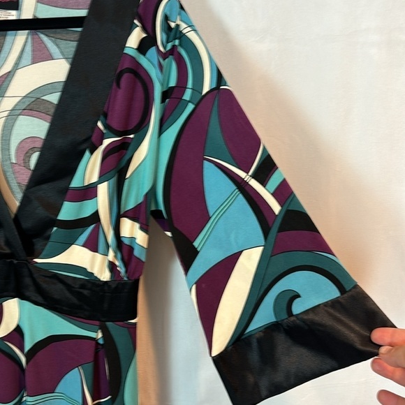 Torrid Women's Y2K Retro plunge v-neck colorful geometric tie waist sz 2 office - Picture 10 of 14